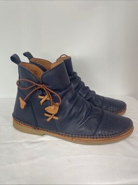 Women’s Navy Leather Ankle Boots with Tan Accent, Size 9